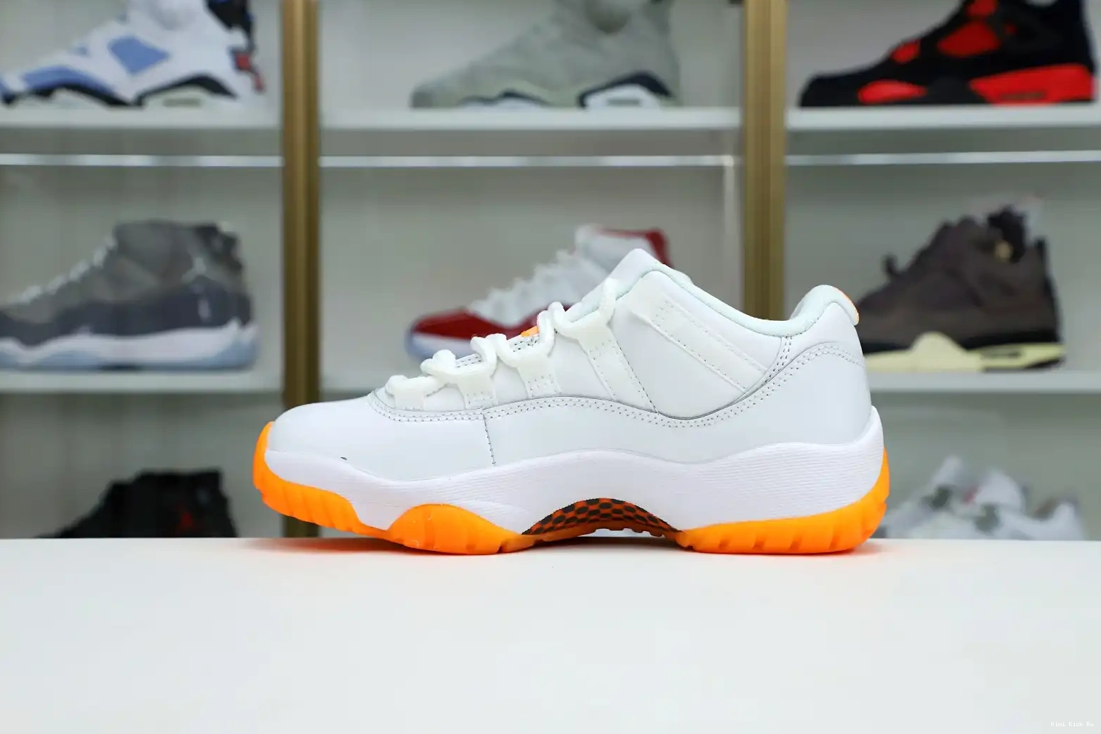 'BRIGHT WMNS Kimikick AIR 11 CITRUS' RETRO LOW JORDAN 0404